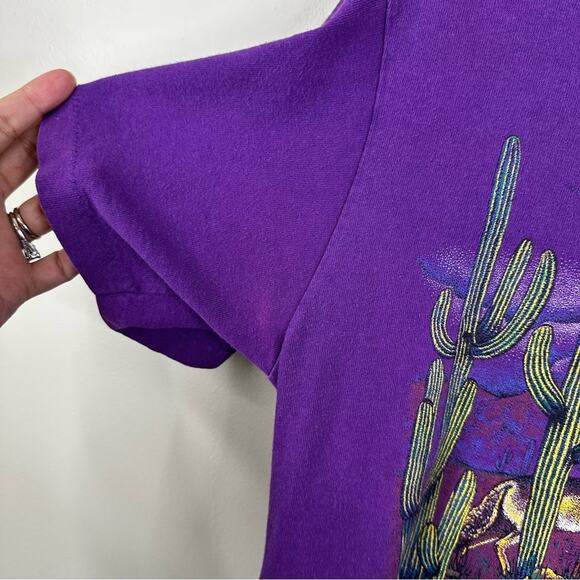 Vintage Palm Springs T-Shirt Size M Purple Coyote Desert Graphic Short Sleeve - Picture 8 of 10